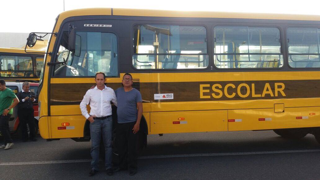 Jacinto foi contemplado com ônibus escolar